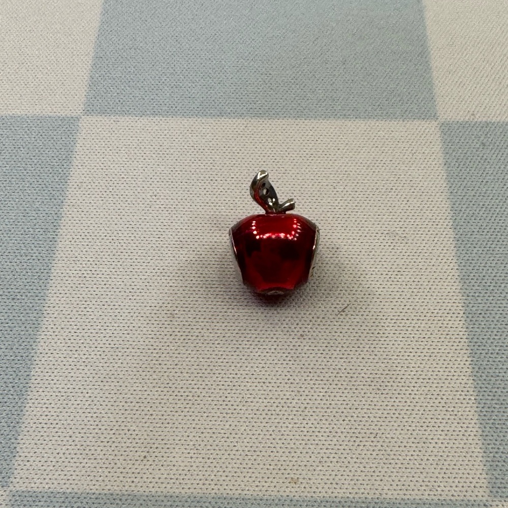 Pandora Disney Snow White Red Apple Enamel - Picture 4 of 6